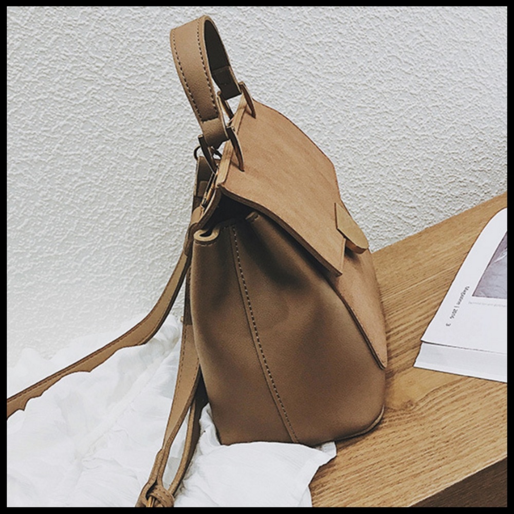 NEW LYON Crossbody - Picture 6 of 8